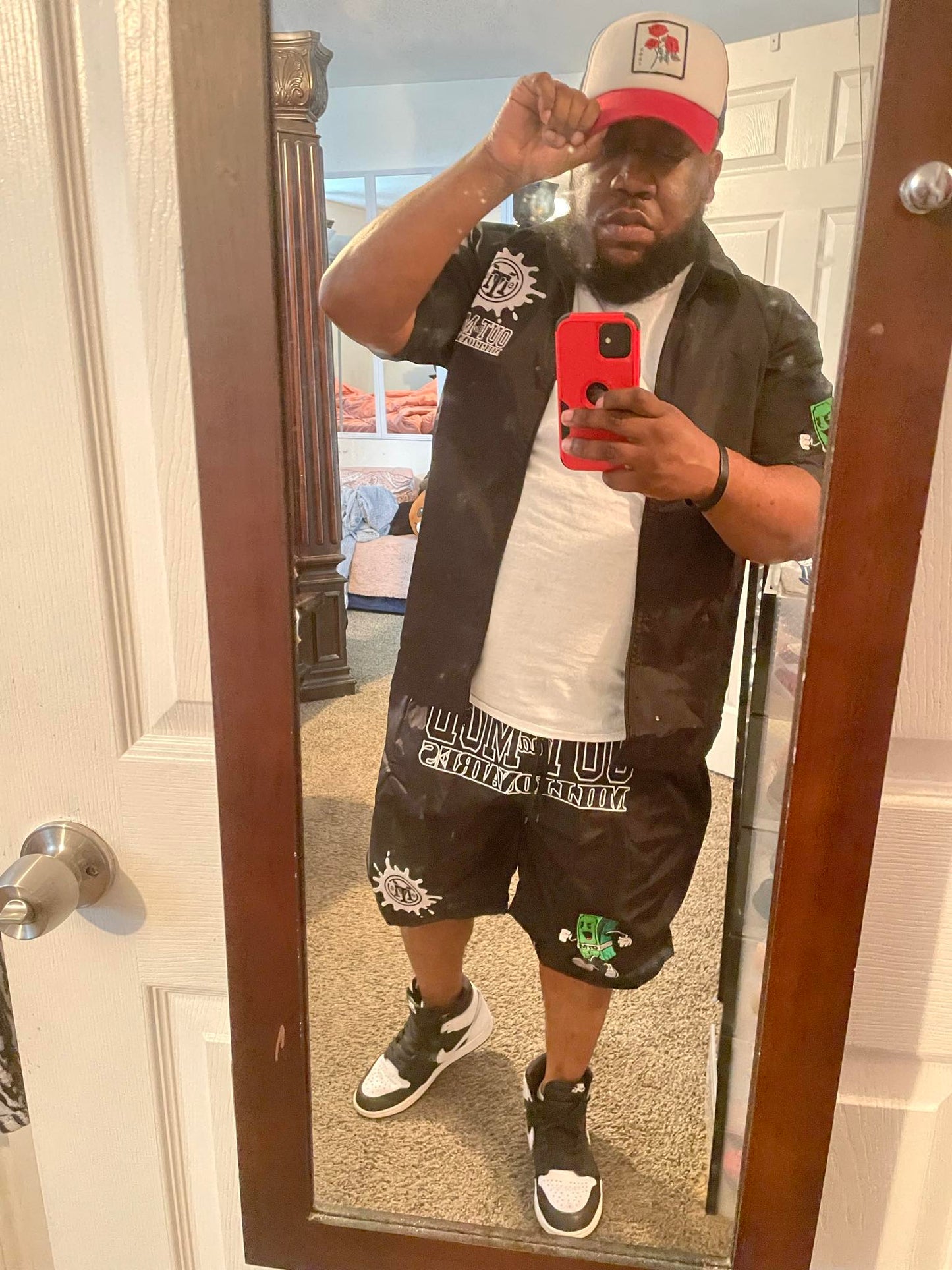 Out Tha Mud Millionaires Black Unit